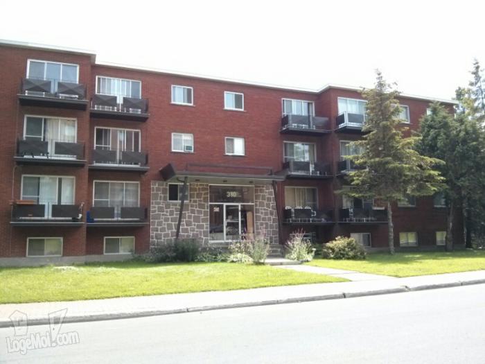 Appartement à Louer 4 ½ , 2 CAC Montreal/PointeClaire